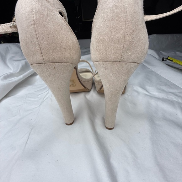 Benjamin Walk touch ups platform - Picture 7 of 7